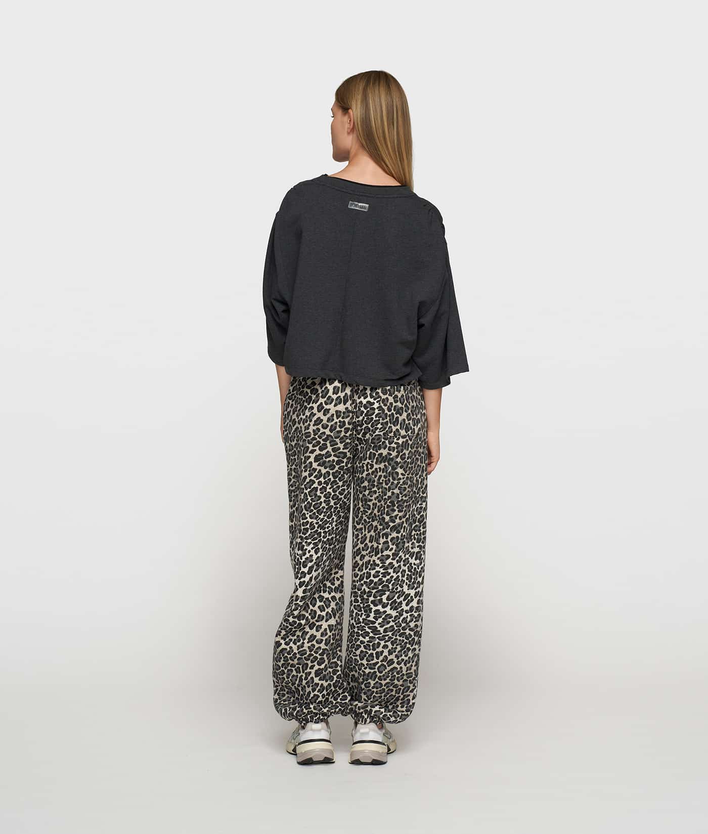 10DAYS_Cropped_gathering-sweater_7
