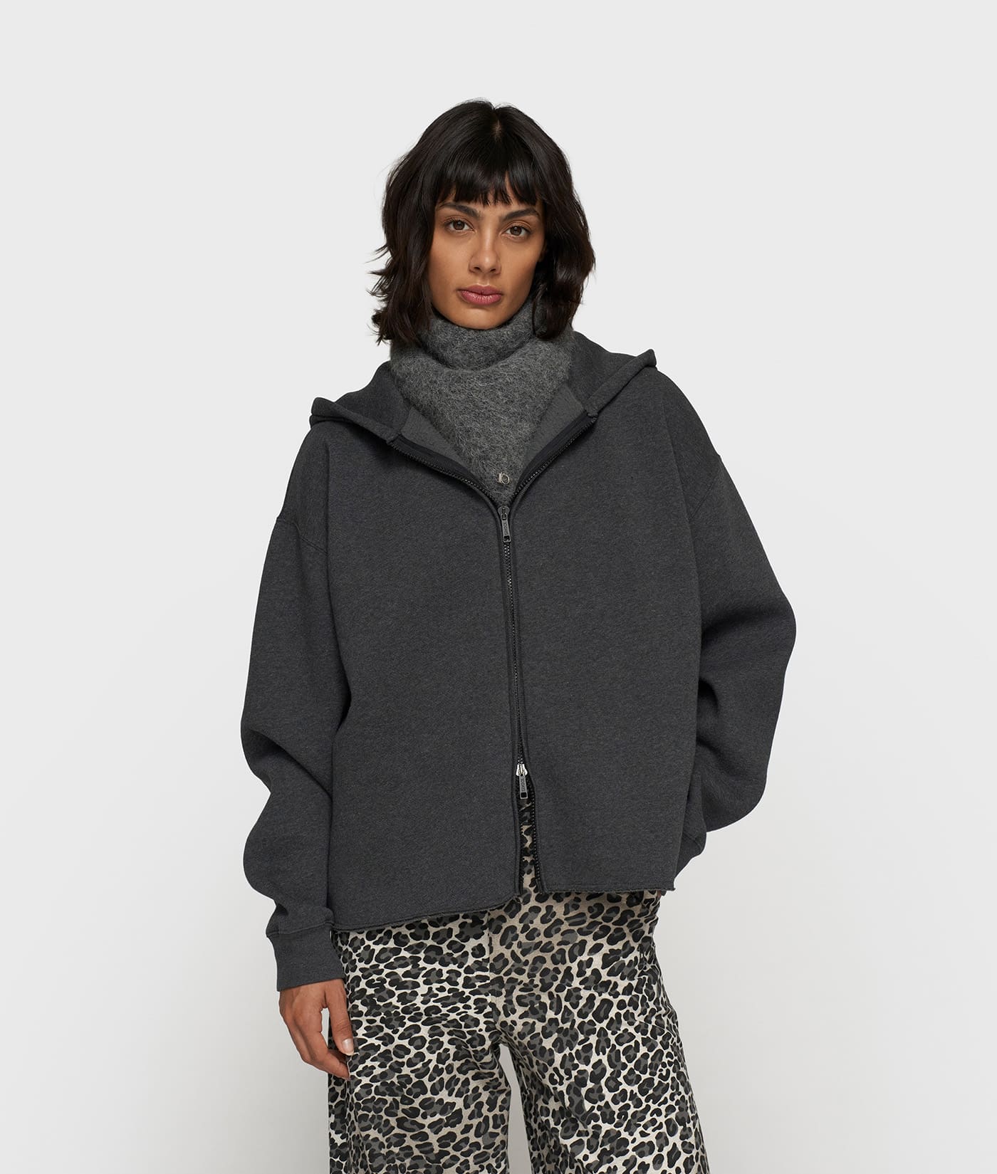 10DAYS_Statement-zip-hoodie_1