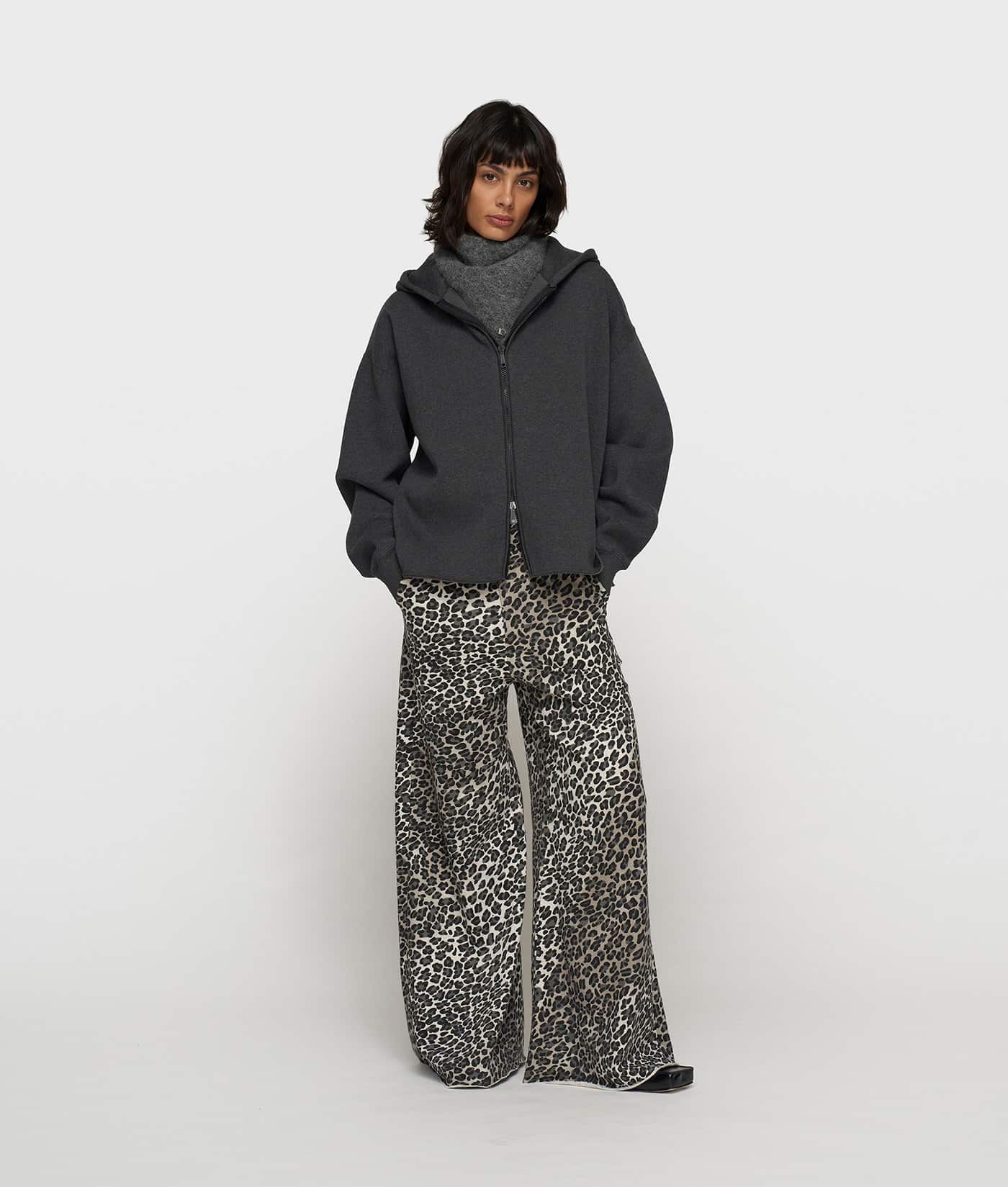 10DAYS_Statement-zip-hoodie_2