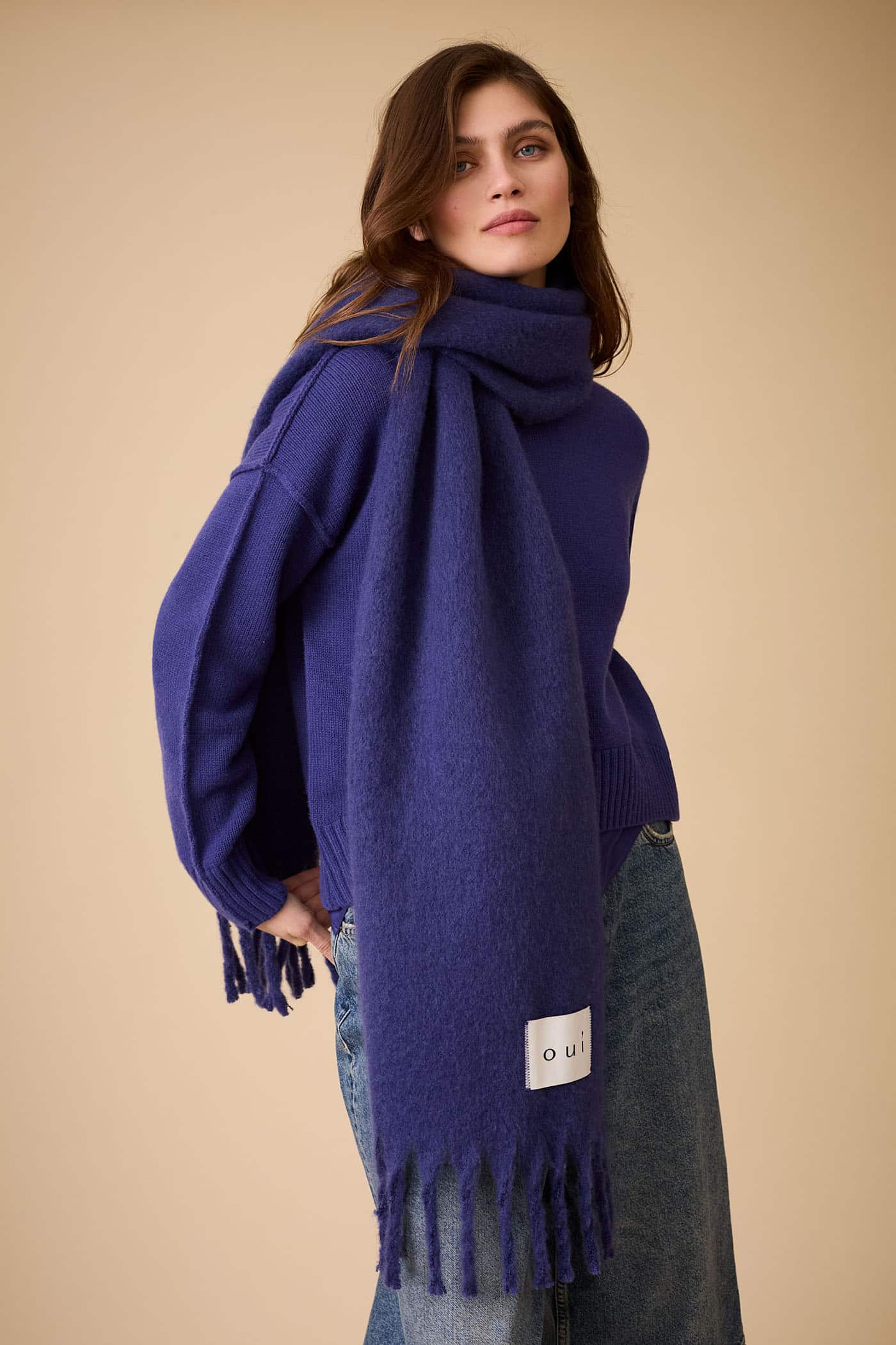 Oui_Scarf_BlueRibbon_1