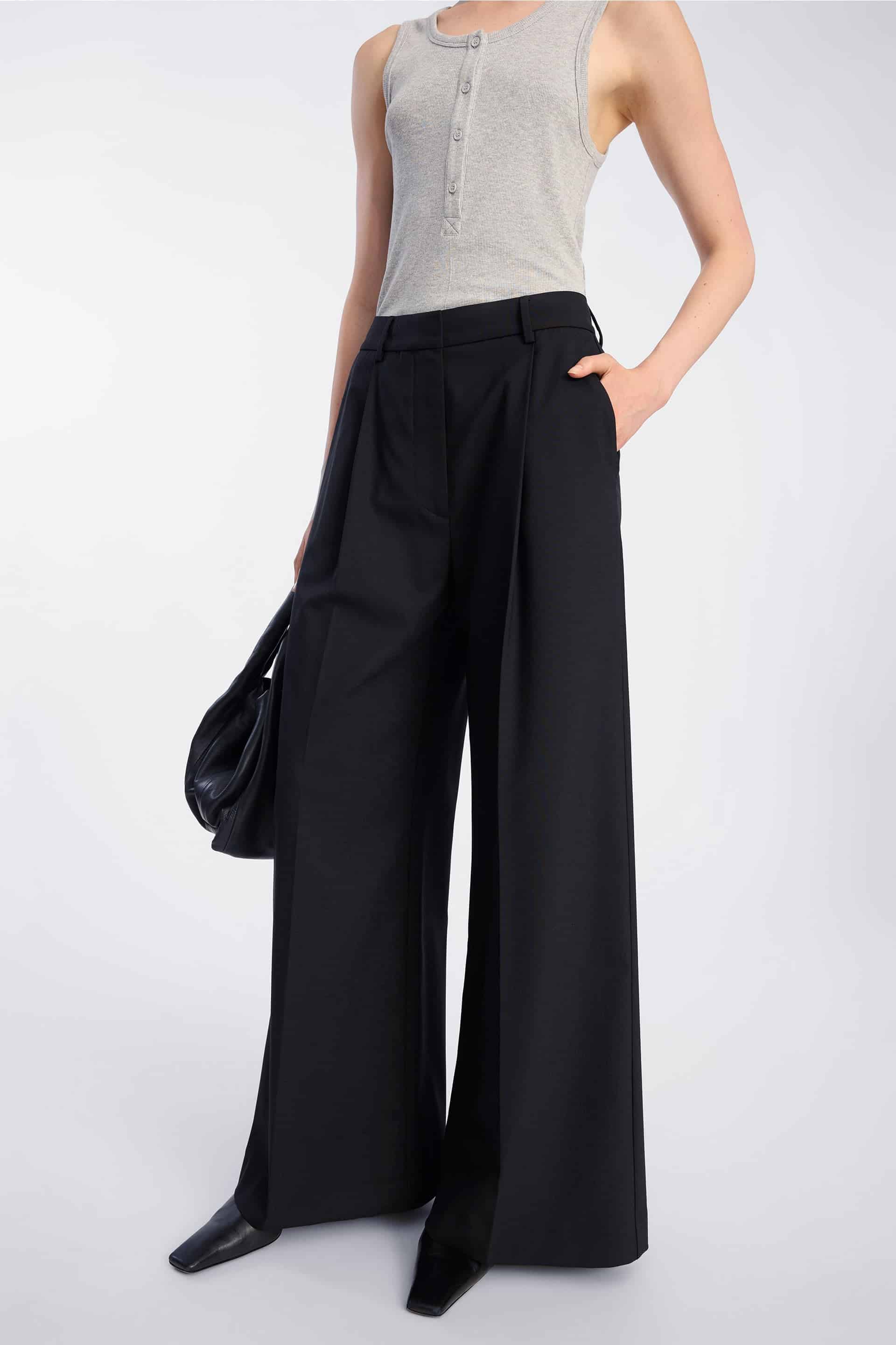 MUNTHE_LUPON_BLACK_4