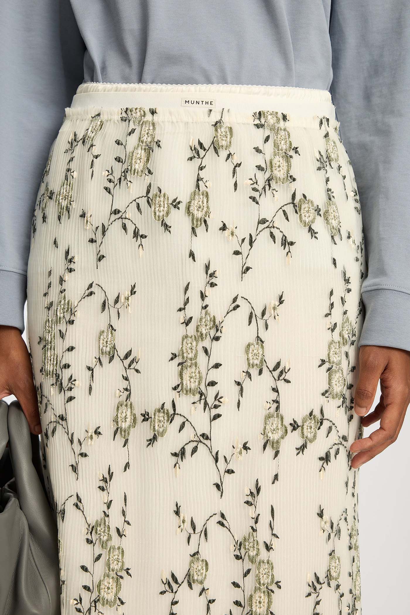 MUNTHE_BARIAH-skirt_6