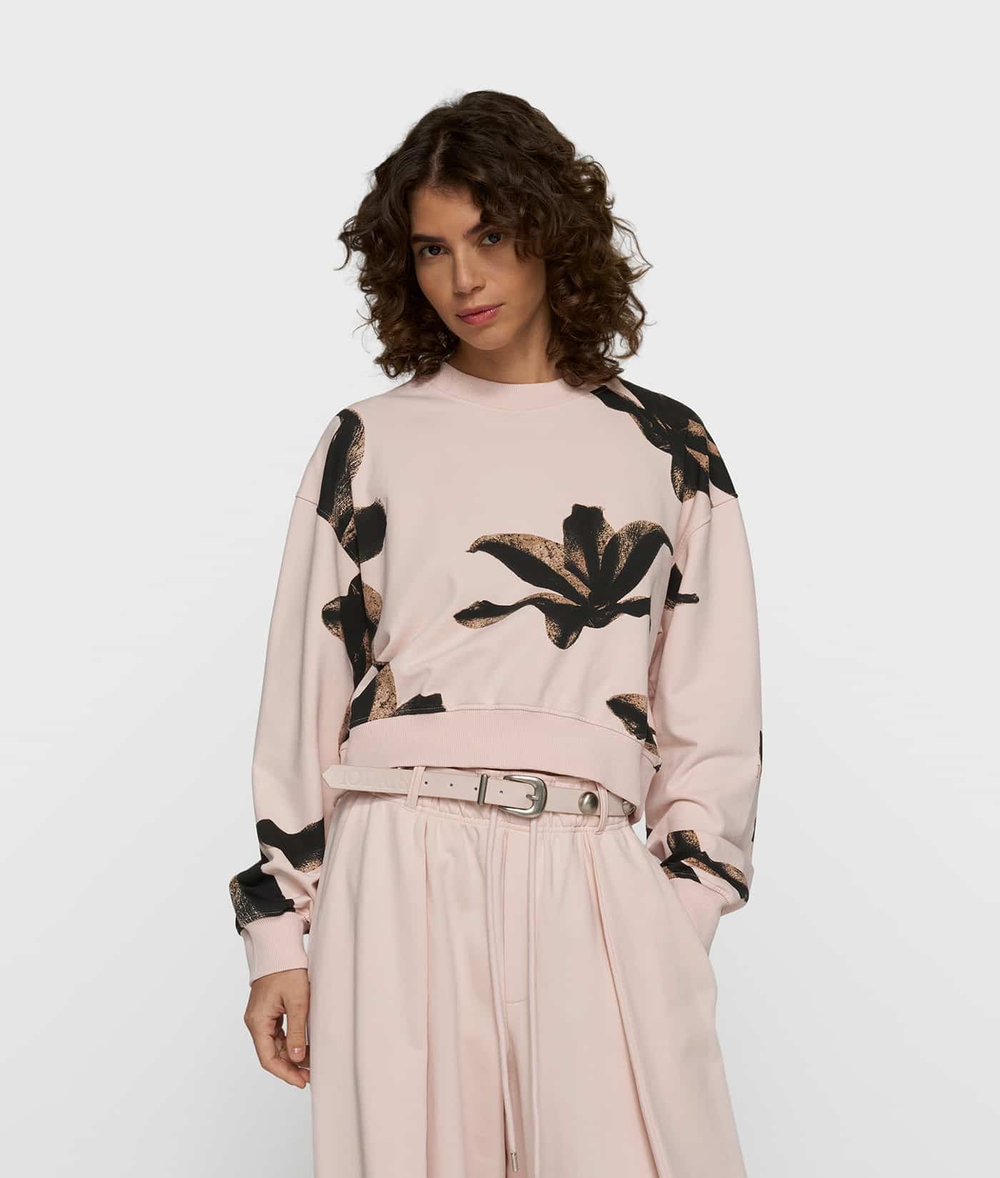 10DAYS_Cropped-Sweater-flower_1