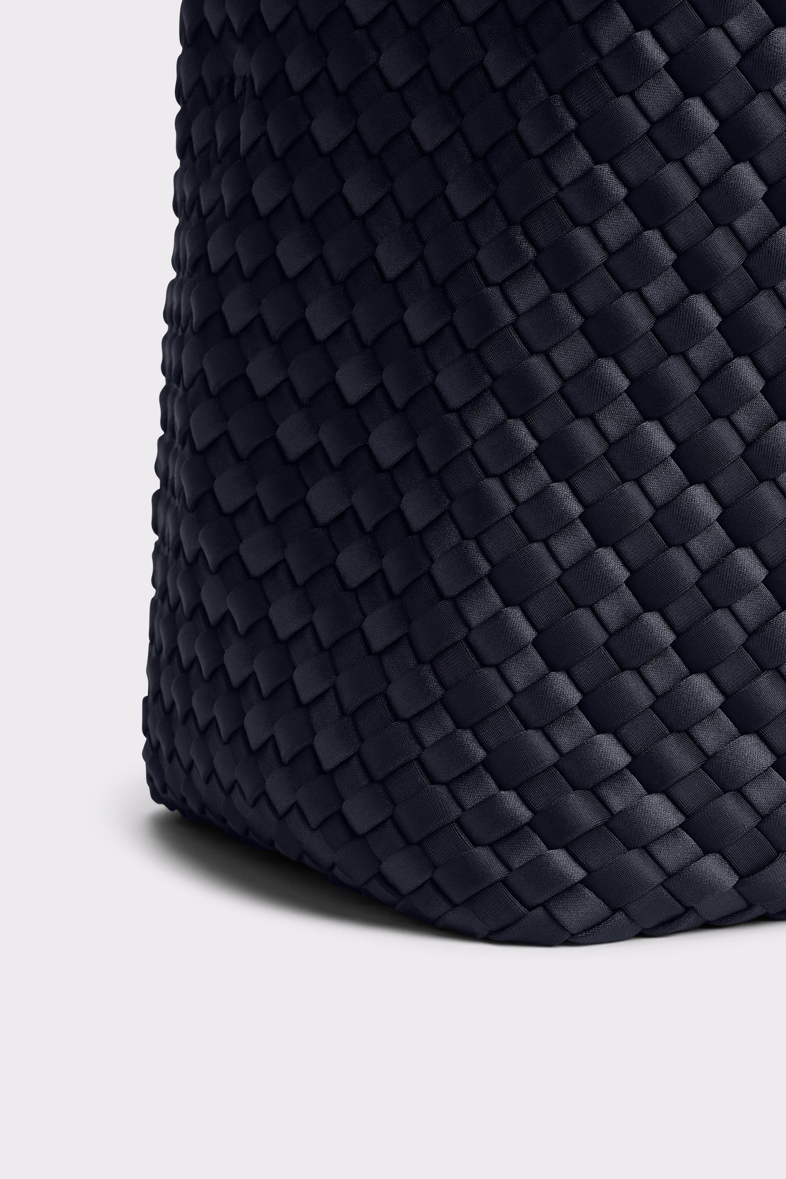 Midnight_Satin_Stripe_Medium_Detail
