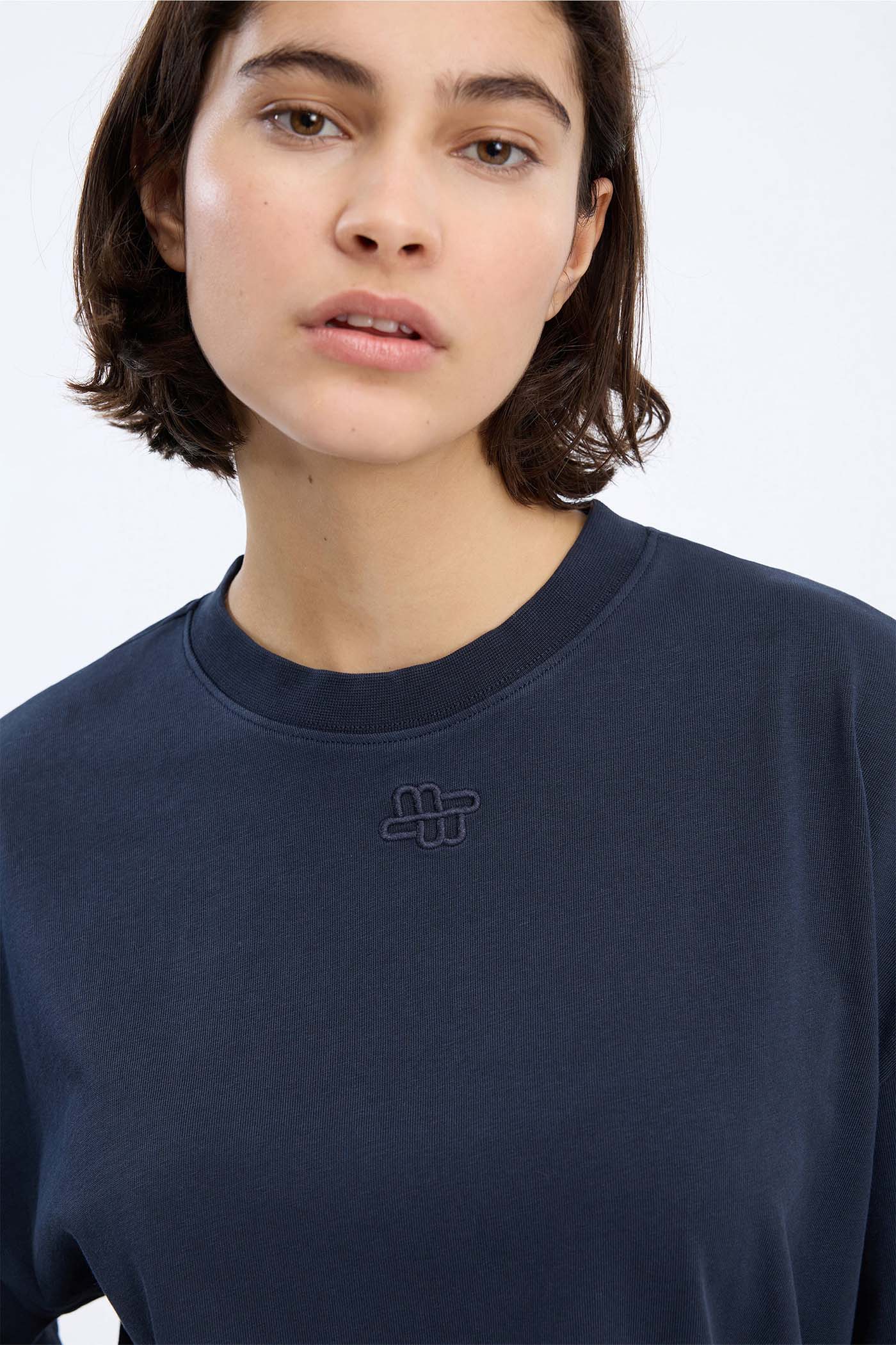 Munthe_Lippini_tee-navy_3