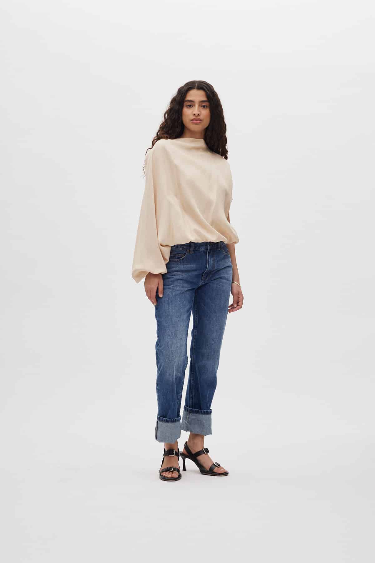 RabensSaloner_Mist-blouse_sand_2