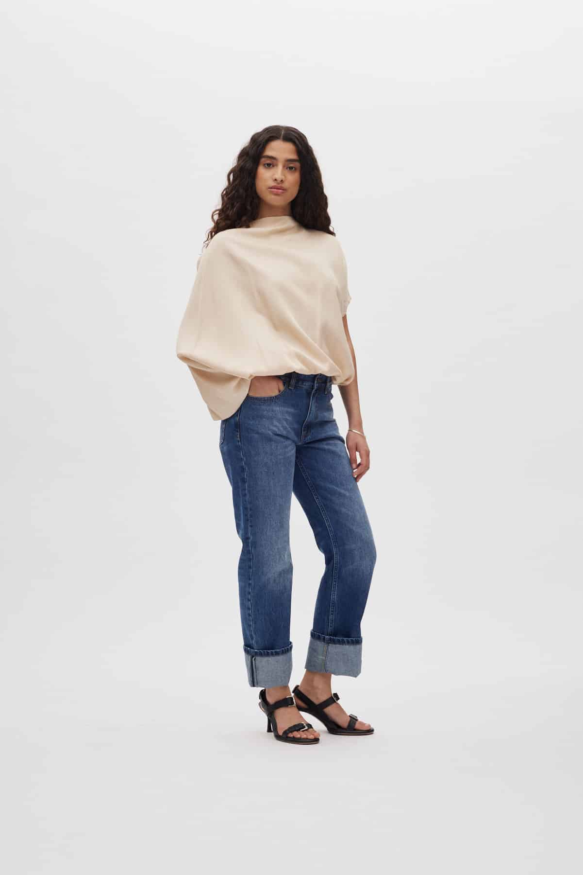 RabensSaloner_Mist-blouse_sand_3