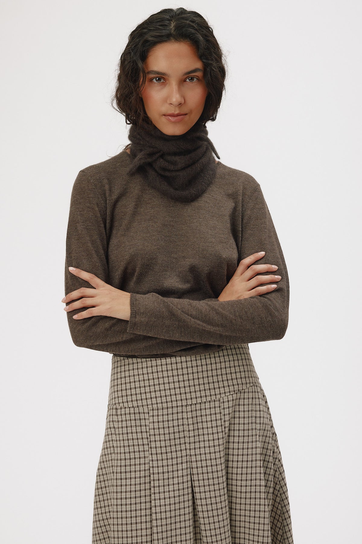 SixAmes_Paula-scarf_brown_1