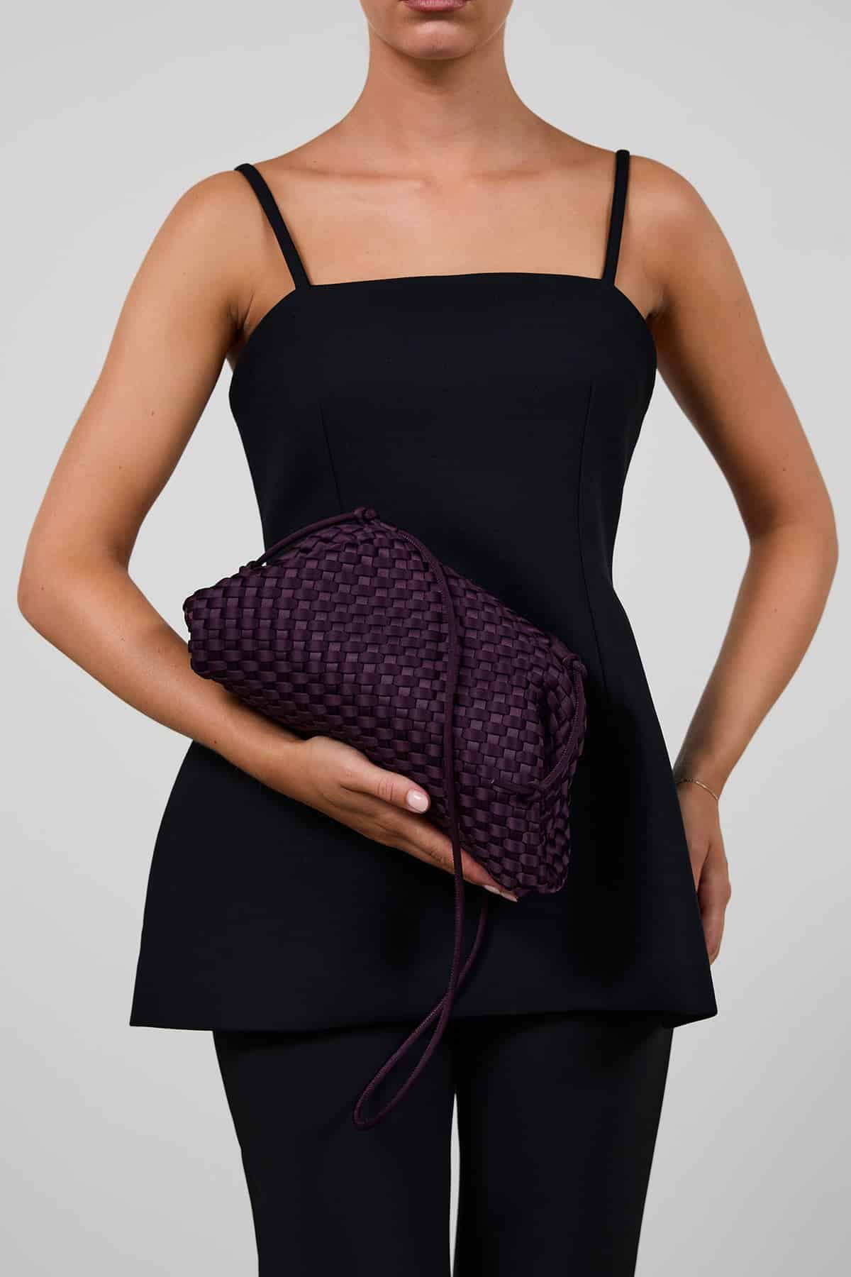 Marrea_Pouch_Aubergine_Satin_Zoom2