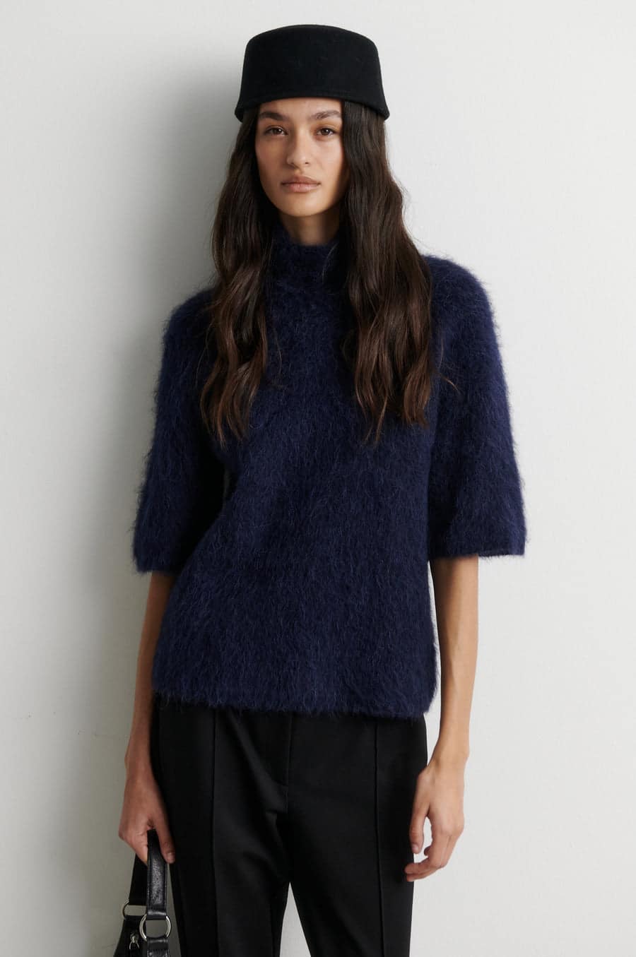 SecondFemale_Karla-knit_1
