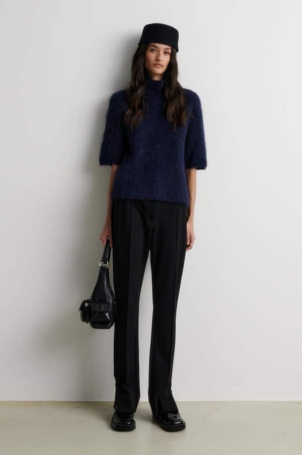 SecondFemale_Karla-knit_4