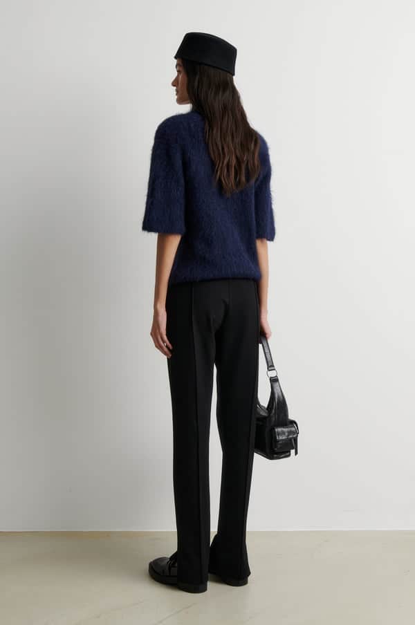 SecondFemale_Karla-knit_7