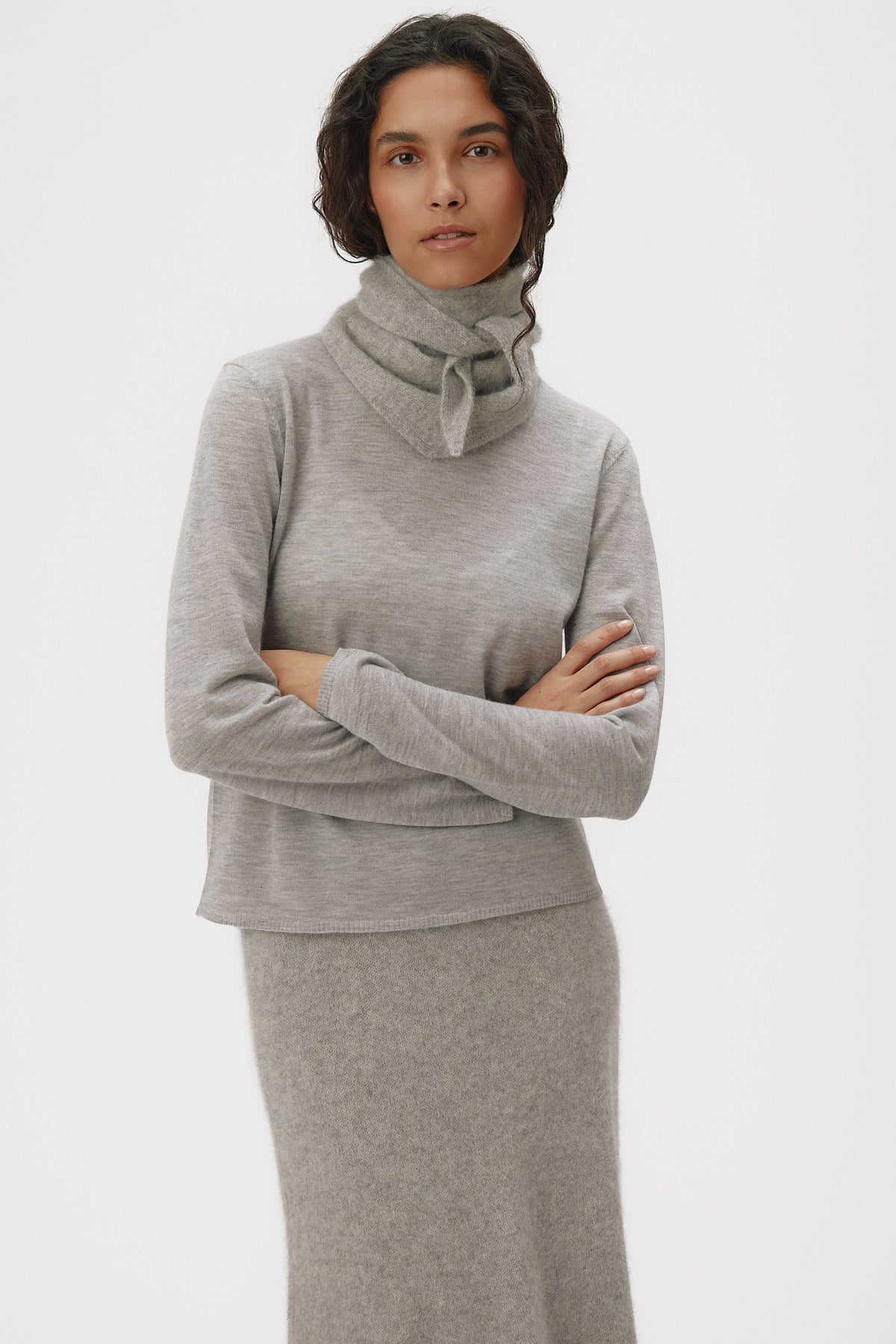 SixAmes_Paula-scarf_grey_1